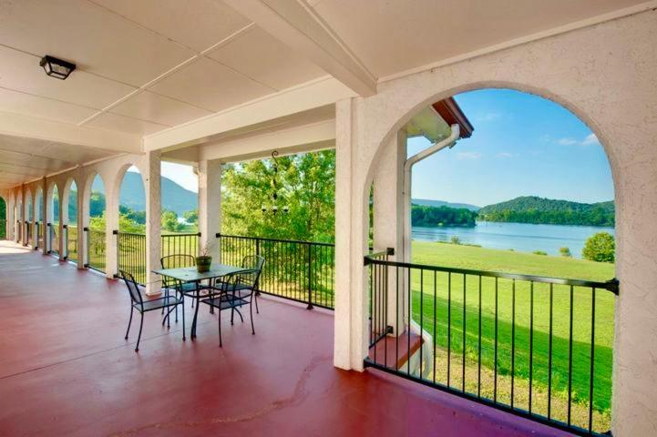 Elder Mountain Room At Tennessee Riverplace Chattanooga Exterior foto