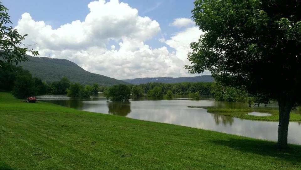 Elder Mountain Room At Tennessee Riverplace Chattanooga Exterior foto